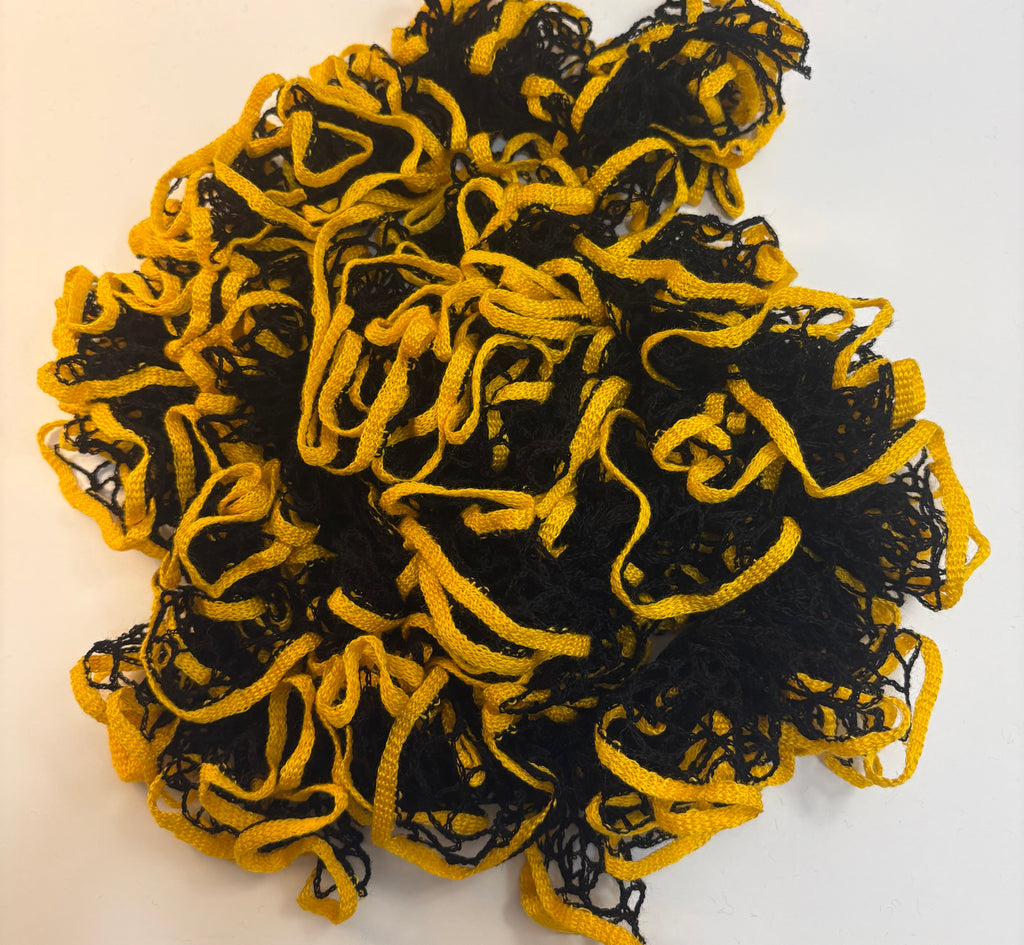 Stinger Ruffle Scarf